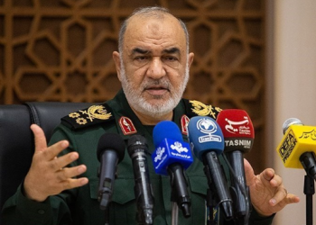 سلامی: موشکهای ما می‌‌توانند هر دشمنی را زیر ضربه قرار دهند