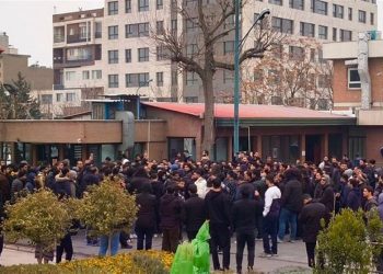 مطالبات دانشجویان دانشگاه تهران/ صف‌بندی با گروه‌های معاند