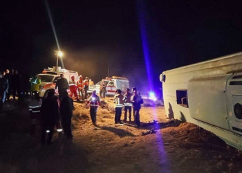 ترخیص ۳۴ دانش‌آموز مصدوم واژگونی اتوبوس از بیمارستان