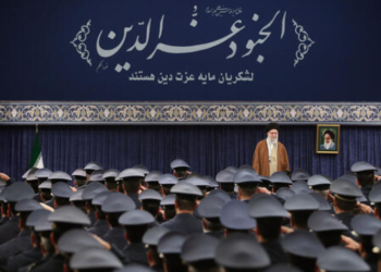 پنجره متفاوتی از دیدار فرماندهان نیروی هوایی با رهبر انقلاب + فیلم