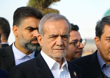 پزشکیان: با تحریم‌ها عقب نمی‌نشینیم/ قادریم به قله برسیم‌