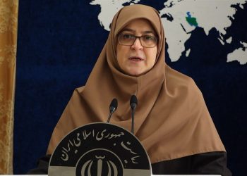 مهاجرانی: مذاکره‌ با آمریکا معنا ندارد/ تکذیب برکناری فرزین