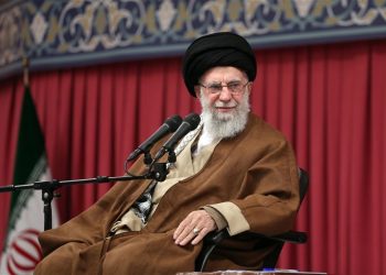 موافقت رهبر انقلاب با عفو یا تخفیف مجازات ۳۰۰۰ نفر از محکومان