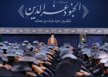 رهبر انقلاب: مذاکره با آمریکا هوشمندانه و شرافتمندانه نیست