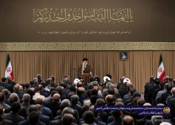 رهبر انقلاب:۲۲بهمن امسال یک قیام مردمی و حرکت بزرگ ملی بود