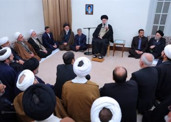 رهبر انقلاب: حوزه علمیه وام‌دار آیت‌الله جوادی آملی است