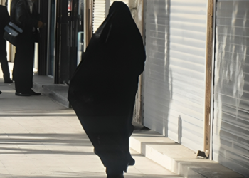 چالش‌های زنان در شهرهای کوچک