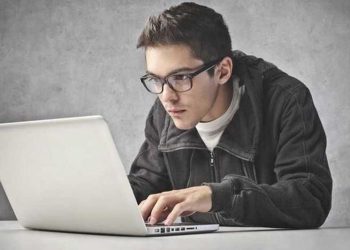 هشدار یک جامعه‌شناس درباره گذراندن زمان فراغت نوجوانان در فضای مجازی