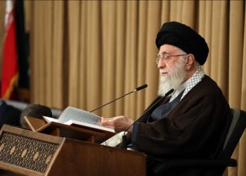 ساعت ۱۵؛ برگزاری محفل انس با قرآن با حضور رهبر انقلاب