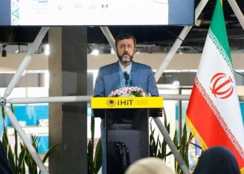 غریب‌آبادی: ملتی نیستیم که با فشار خواسته‌ای بر ما تحمیل شود