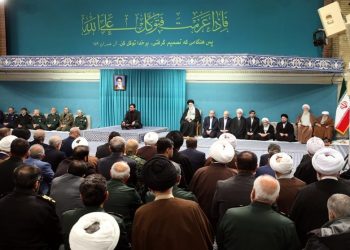 رهبر انقلاب: ایران قطعاً توقعات دولتهای قلدر را نمی‌پذیرد