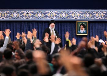 رهبر انقلاب: دعوت به مذاکره از سوی آمریکا فریب است