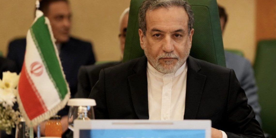 عراقچی: پاسخ نامه ترامپ از طریق عمان ارسال شد
