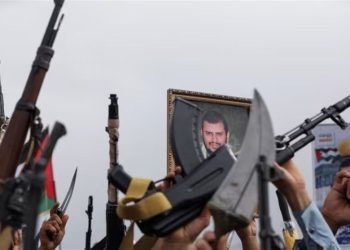 صنعا : در میدان حمایت از مردم و مقاومت غزه و لبنان می‌مانیم