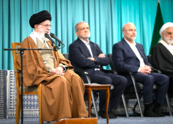 واکنش کاربران فضای مجازی به سخنان رهبر انقلاب در نماز عید فطر + تصاویر