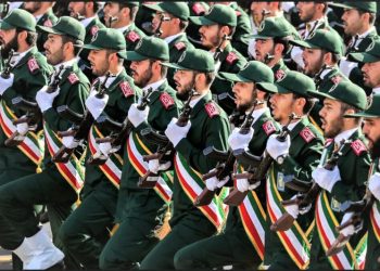 سپاه؛ فرزند انقلاب و پاسدار حریم ملت + اینفوگرافیک