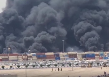 بندر شهید رجایی در شعله‌های آتش سوخت!