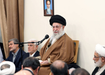 به گفتگوهای عمان نه افراطی خوش‌بین و نه افراطی بدبین هستیم