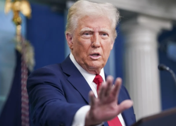 ترامپ بازه مذاکره با ایران را تمدید می‌کند