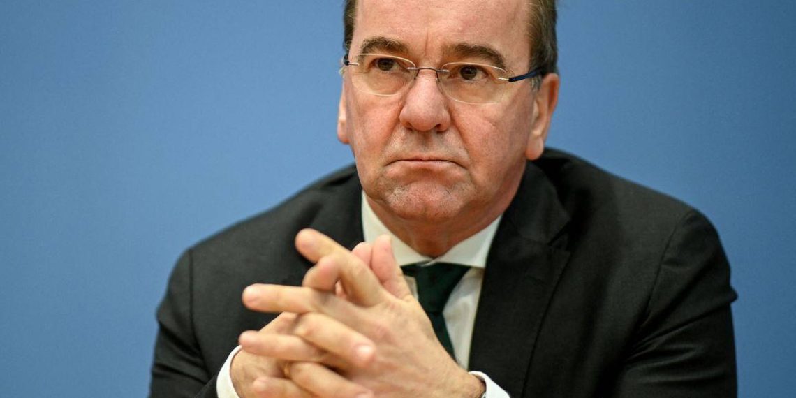 وزیر دفاع آلمان از اوکراین خواست با پیشنهاد ترامپ موافقت نکند