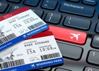 نرخ بلیت پروازهای مشهد در آستانه ولادت امام رضا (ع)/ برخورد با گران‌فروشان