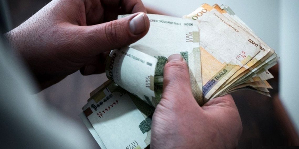 افزایش ۲۰ تا ۴۲ درصدی حقوق کارمندان در سال جاری