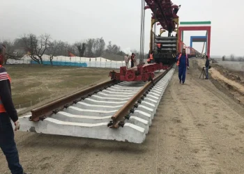 وزیر راه‌: تکمیل ریل‌گذاری در کشور می‌تواند منجر به صرفه‌جویی چشم‌گیر در مصرف انرژی شود