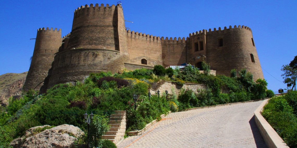 رفع مشکل جهانی قلعه فلک‌الفلاک