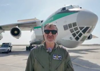 نقش جدی سپاه در موفقیت عملیات اطفای حریق بندر رجایی با تخلیه ۸۰ تن آب