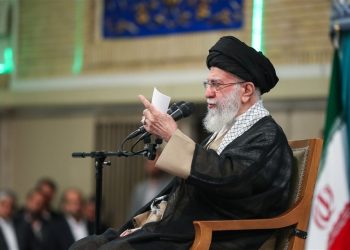 انتقاد امام خامنه‌ای از لغو ممنوعیت واردات کالای مشابه داخلی