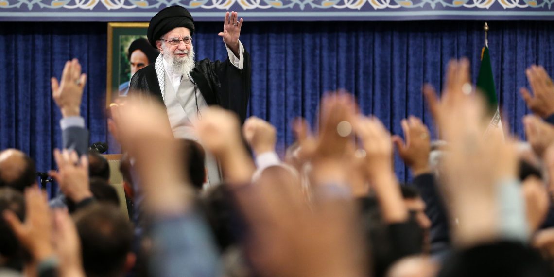 گزیده بیانات رهبر معظم انقلاب در مراسم بزرگداشت شهید رئیسی و شهدای پرواز اردیبهشت