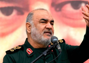 سرلشکر سلامی: دشمن صدای شکسته‌شدن استخوان‌هایش را می‌شنود