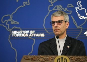 بقائی: “تعویق دور چهارم مذاکرات” پیشنهاد عمان بود