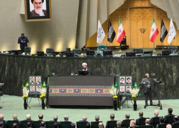 مراسم بزرگداشت شهدای خدمت با حضور سران قوا در مجلس آغاز شد