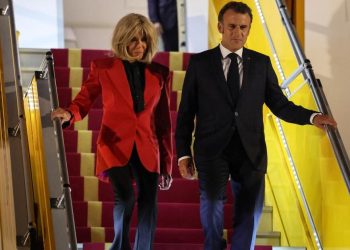 وقتی مکرون از بریژیت سیلی خورد