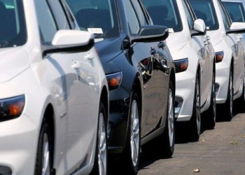 مشتری‌های مدیران خودرو: از ما پول زور می‌خواهند