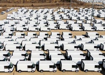 صنعت خودرو همچنان درگیر تعرفه‌هاست