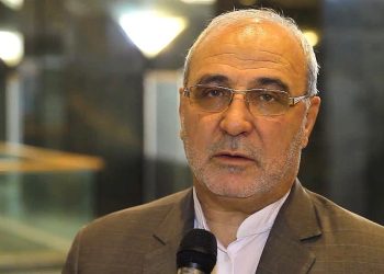 عقب‌نشینی آمریکا نتیجه مقاومت ملت ایران و هدایت‌های رهبر انقلاب است