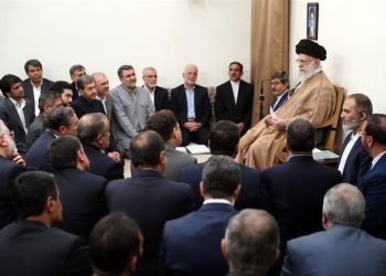 تأکید رهبر معظم انقلاب بر پرهیز استانداران از تجارت شخصی