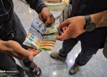 ثبات نسبی قیمت دلار+ جدول نرخ رسمی ارزها