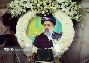 حضور رئیس قوه قضاییه بر مزار شهید رئیسی