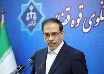 چگونه زندانی موبایل دارد/قیمت موبایل در زندان ۳۰برابر است!