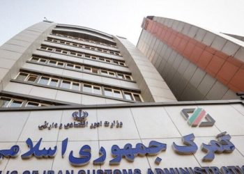 ۱۰ عامل رسوب کالا در مبادی ورودی به روایت گمرک