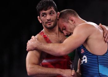 رقیب قدیمی حسن یزدانی بهترین آزادکار سال ۲۰۲۴ شد