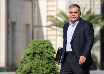 وزیر نفت: هیچ مشکلی در تأمین بنزین نداریم