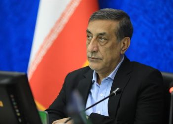 ناترازی برق را با توسعه نیروگاه‌های خورشیدی رفع می‌کنیم