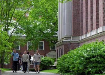 دانشگاه هاروارد خواستار رفع انسداد بودجه خود شد