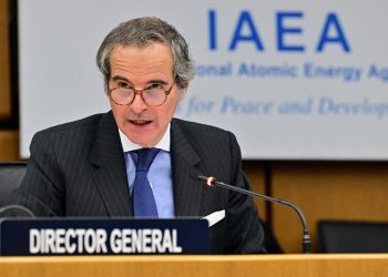 گروسی: خسارتی در فردو و خنداب مشاهده نشده / سطح تشعشعات در نطنز و اصفهان عادی است