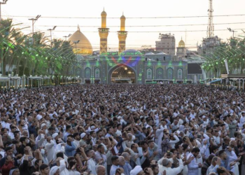 اقامه نماز عید قربان در کربلای معلی + عکس