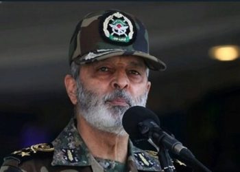 فرمانده کل ارتش: از طرف رهبر انقلاب مأمور به انتقام شدیم